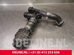 Renault Master Intercooler Rohr O208149 foto 2