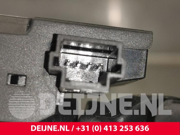 Kontaktslot+Sleutel van een Renault Trafic (1FL/2FL/3FL/4FL) 2.0 dCi 16V 130 2023