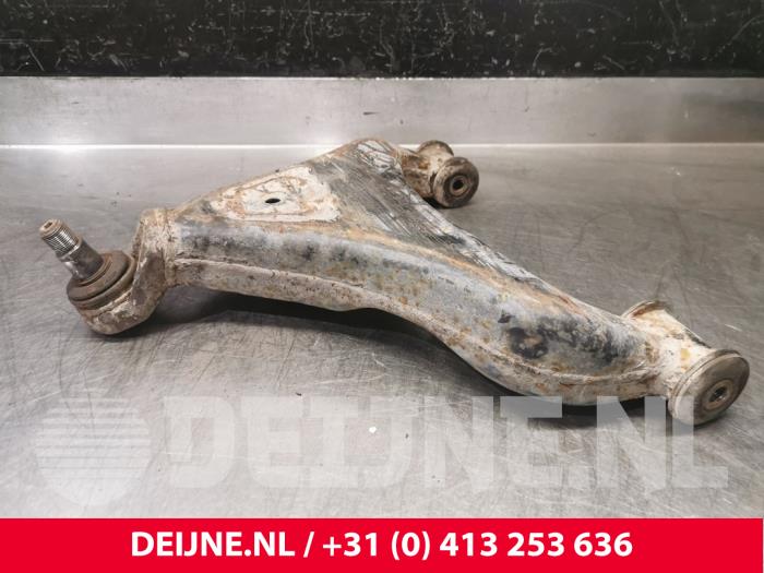Mercedes Sprinter Draagarm onder links-voor O208197