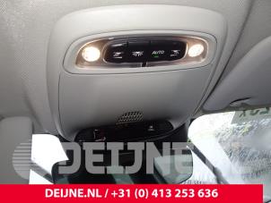 Gebruikte Binnenverlichting voor Volvo V60 II (ZW) 2.0 B3 16V Mild Hybrid Prijs € 50,00 Margeregeling aangeboden door van Deijne Onderdelen Uden B.V.