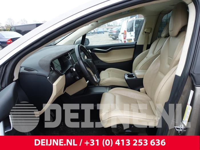 Tesla Model X Airbag-Set + Armaturenbrett O208302
