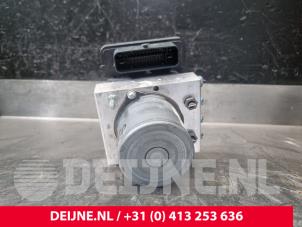 Mercedes Vito ABS Pomp O208335 foto 3