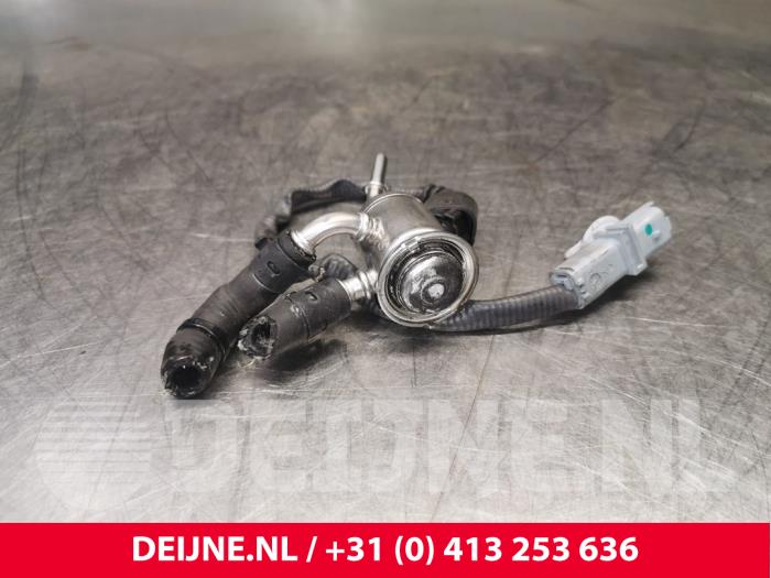 Injector adblue van een Renault Trafic (1FL/2FL/3FL/4FL) 2.0 dCi 16V 130 2023