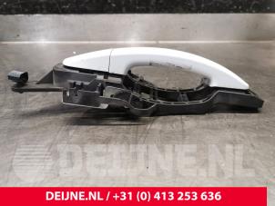 Gebruikte Schuifdeurgreep links Ford Transit Custom 2.0 TDCi 16V Eco Blue 170 Prijs € 42,35 Inclusief btw aangeboden door van Deijne Onderdelen Uden B.V.