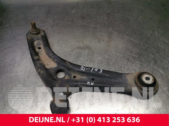 Ford Transit Courier Draagarm onder rechts-voor O208588