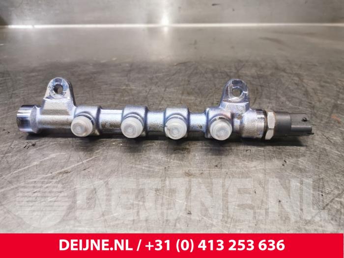 Gebruikte Galerij (Injectie) Fiat Doblo Cargo (263) 1.6 D Multijet Prijs € 72,60 Inclusief btw aangeboden door van Deijne Onderdelen Uden B.V.