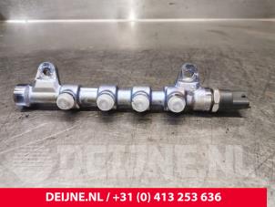 Gebruikte Injector brug Fiat Doblo Cargo (263) 1.6 D Multijet Prijs € 72,60 Inclusief btw aangeboden door van Deijne Onderdelen Uden B.V.