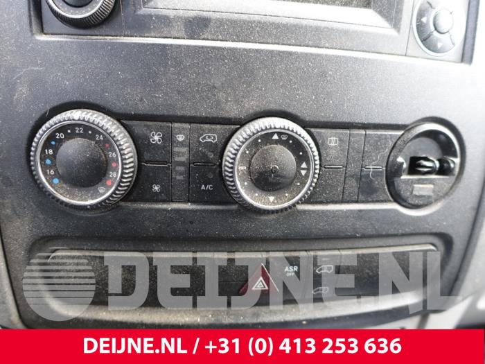 Mercedes Sprinter Kachel Bedieningspaneel O208856