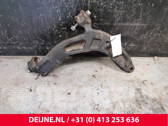 Volkswagen Transporter Draagarm onder rechts-voor O209433