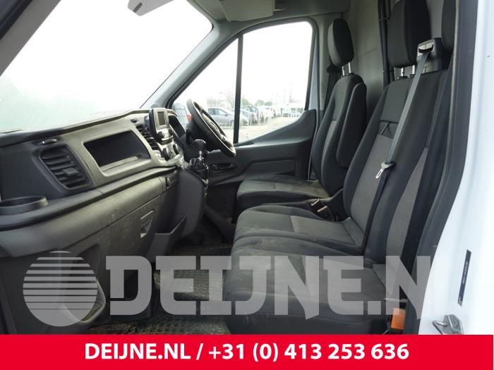 Ford Transit Sicherheitsgurt links vorne O209425
