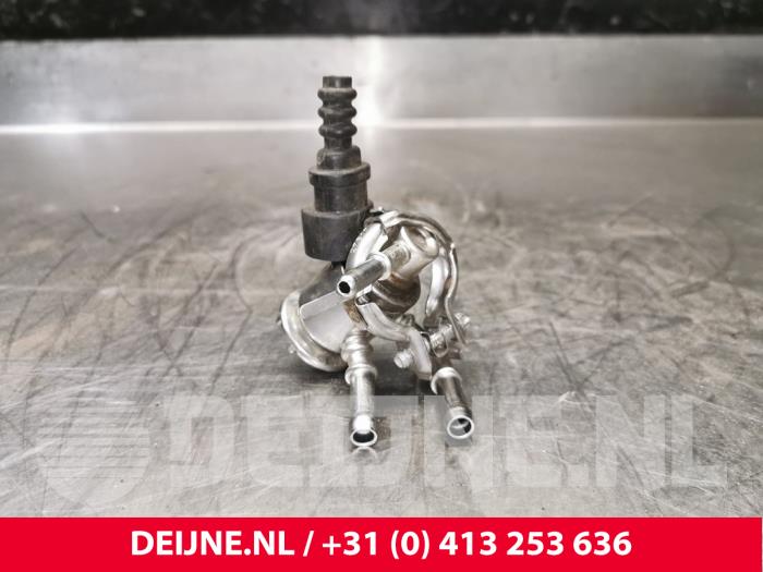 Renault Trafic Adblue injector O209447