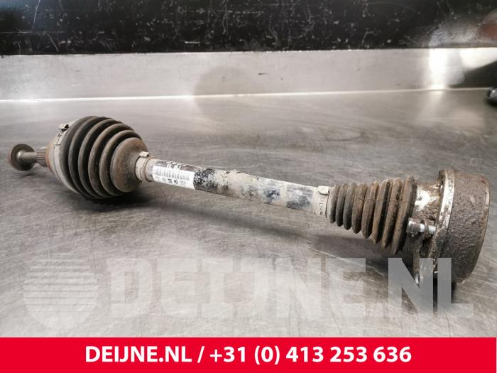 Gebruikte Aandrijfas links-voor Volkswagen Caddy IV 2.0 TDI 75 Prijs € 121,00 Inclusief btw aangeboden door van Deijne Onderdelen Uden B.V.