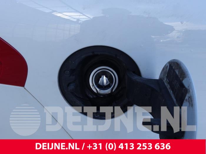 Volvo V40 Tankklappe O209577