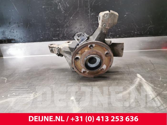 Mercedes Vito Fusee rechts-voor O209808