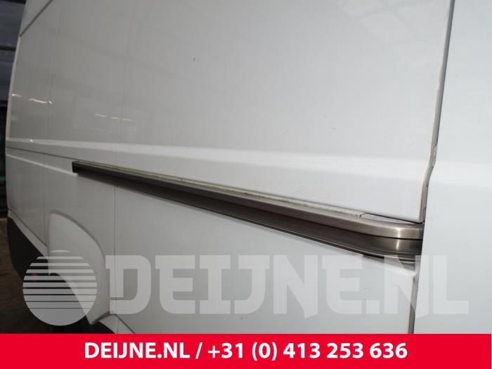 Iveco New Daily Schiebetür Schiene rechts O209891