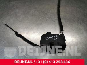 Iveco New Daily Deurslot Mechaniek 2Deurs links O209910 foto 2