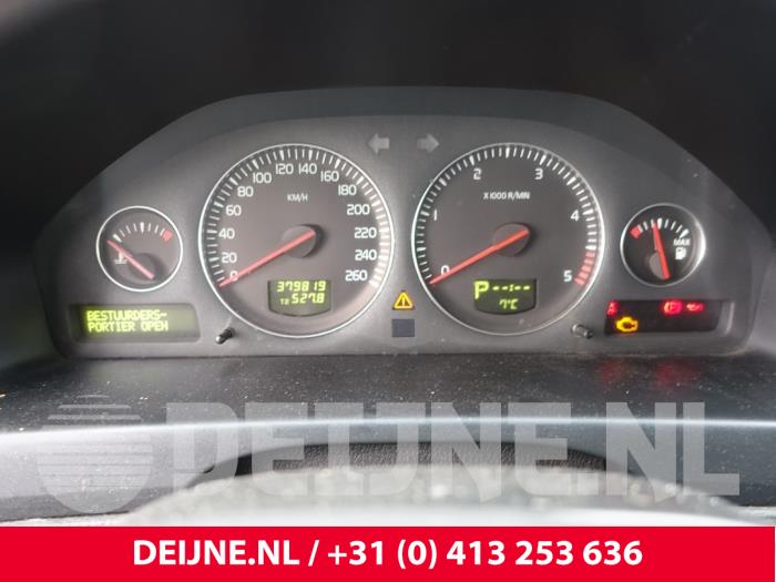 Volvo XC70 Tacho - Kombiinstrument KM O210047
