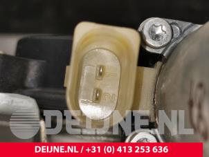 Volvo XC70 Ruitmechaniek 4Deurs rechts-achter O210103 foto 3