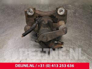 Renault Maxity Rear brake calliper, left O210194 photo 2