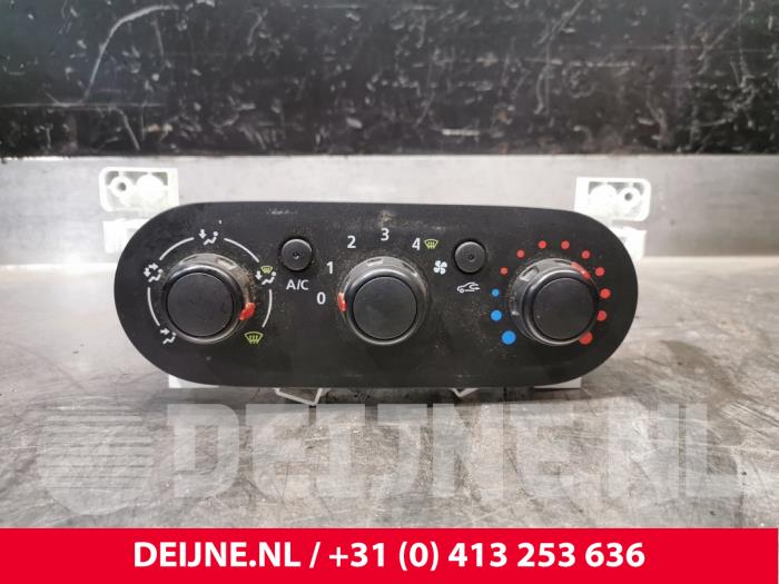 Renault Trafic Kachel Bedieningspaneel O210238