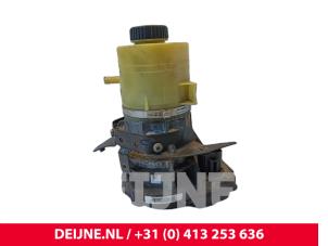 Renault Trafic Power steering pump O210258 photo 2