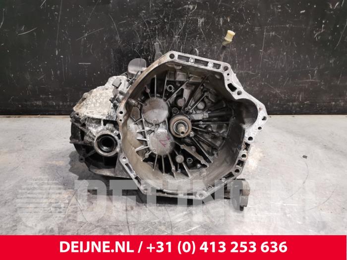 Gebruikte Versnellingsbak Renault Trafic (1FL/2FL/3FL/4FL) 1.6 dCi 125 Twin Turbo Prijs € 1.028,50 Inclusief btw aangeboden door van Deijne Onderdelen Uden B.V.