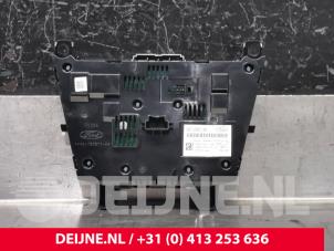 Ford Transit Radiobedienfeld O210318 foto 2