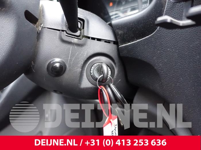Hyundai H300 Ignition lock + key O210398