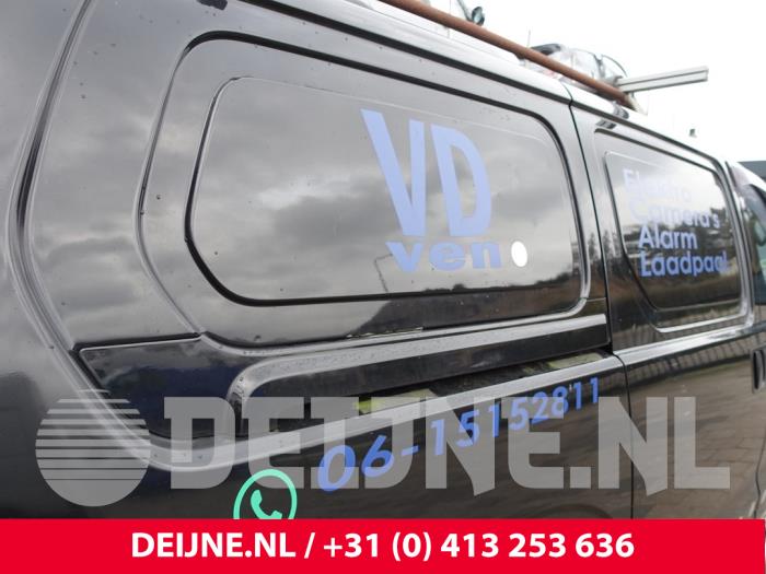 Hyundai H300 Schuifdeur Rail rechts O210419