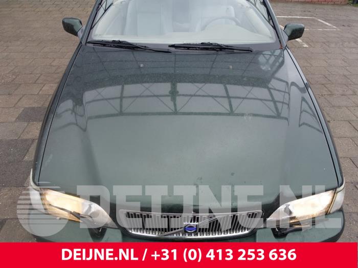 Volvo C70 Motorhaube O210566