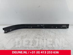 Citroen Berlingo Schiebetür Schiene rechts O210649 foto 3