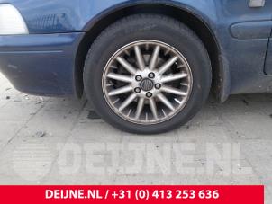 Gebruikte Velgen set + banden Volvo C70 (NC) 2.0 T 20V Prijs € 300,00 Margeregeling aangeboden door van Deijne Onderdelen Uden B.V.