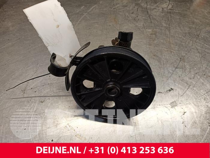 Gebruikte Servopomp Volvo C70 (NC) 2.0 T 20V Prijs € 40,00 Margeregeling aangeboden door van Deijne Onderdelen Uden B.V.