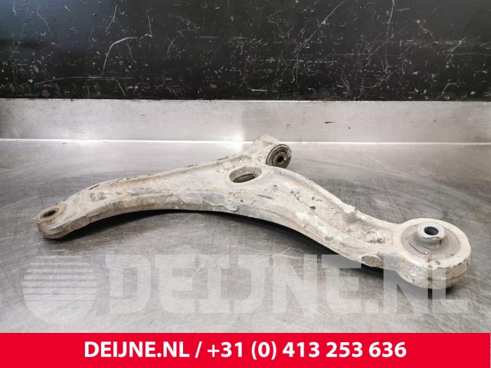 Renault Master Draagarm onder rechts-voor O210863