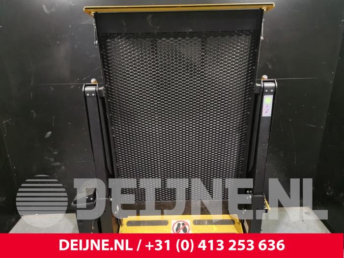 Mercedes Sprinter Behindertenlift O210920