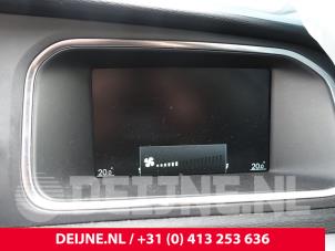 Gebruikte Display Interieur Volvo V40 (MV) 1.6 D2 Prijs € 75,00 Margeregeling aangeboden door van Deijne Onderdelen Uden B.V.