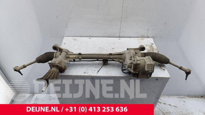 Stuurbekrachtiging Pomp van een Volvo V40 (MV) 1.6 D2 2015