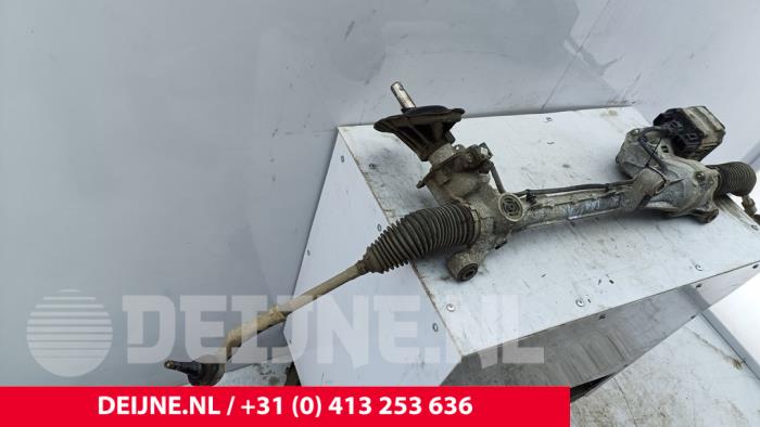 Stuurbekrachtiging Pomp van een Volvo V40 (MV) 1.6 D2 2015