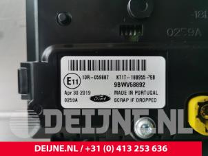 Ford Transit Connect Display Interieur O211019 foto 3