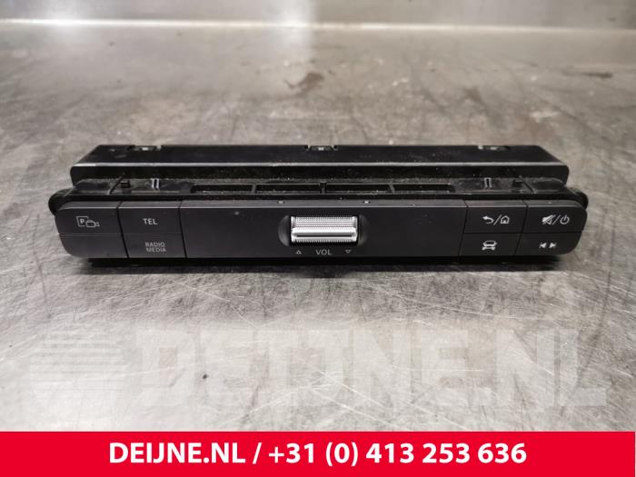 Mercedes Sprinter Radiobedienfeld O211061