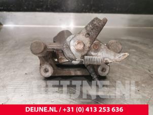 Opel Movano Remklauw (Tang) links-achter O211348 foto 3