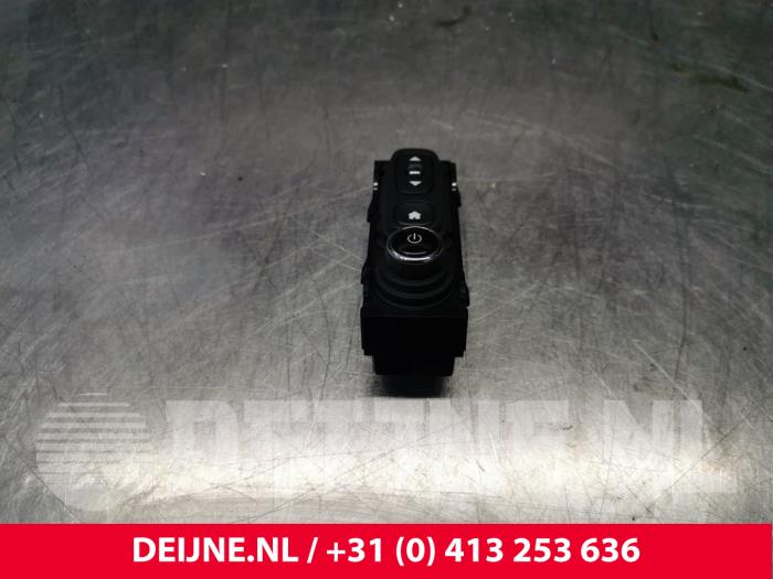 Renault Trafic Regelunit Multi Media O211387