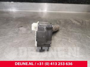 Renault Trafic Ruitenwis Schakelaar O211597 foto 2