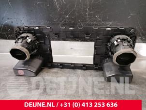 Mercedes Sprinter Dashboard vent O211680 photo 2