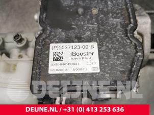 Tesla Model S Bremskraftverstärker O211820 foto 2
