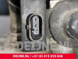 Tesla Model S Heat exchanger O211931 photo 2