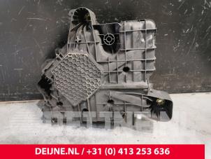 Gebruikte Adblue tank Citroen Jumpy 1.6 Blue HDi 95 Prijs € 484,00 Inclusief btw aangeboden door van Deijne Onderdelen Uden B.V.