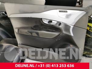 Gebruikte Portierbekleding 4Deurs links-voor Volvo XC90 II 2.0 D5 16V AWD Prijs € 75,00 Margeregeling aangeboden door van Deijne Onderdelen Uden B.V.