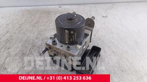 Volkswagen Transporter ABS pump O212154 photo 3