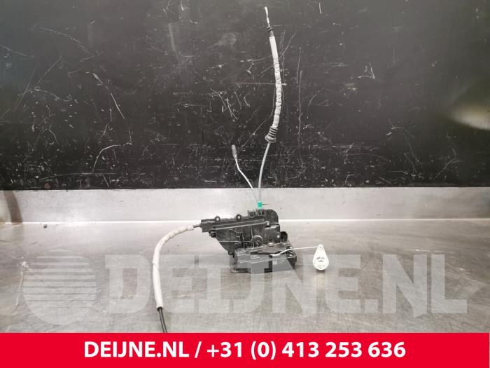 Mercedes Vito Deurslot Mechaniek 2Deurs links O212243